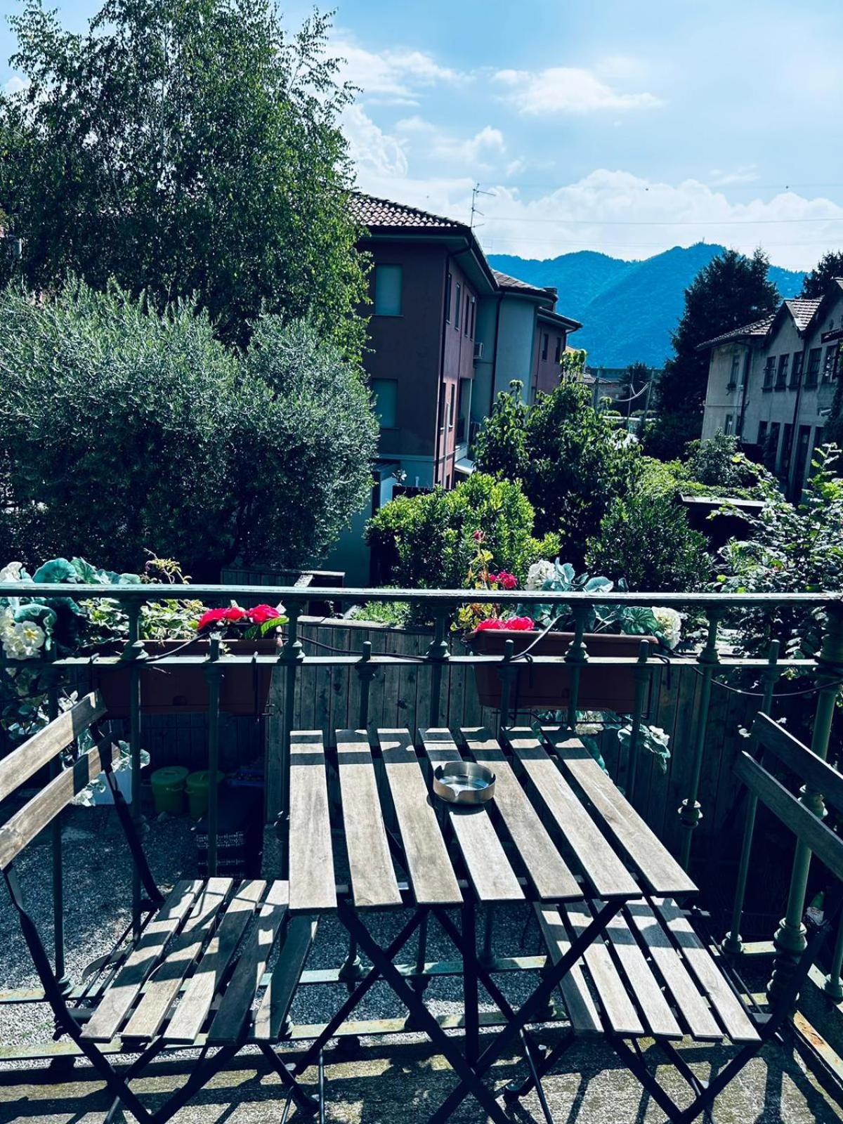 Casa Ortensia Blu Maslianico Bagian luar foto
